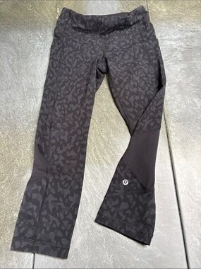 lululemon athletica Black Tone-On-Tone Leopard Print Cropped Leggings